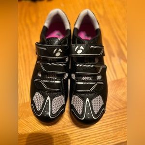 women’s cycling sneakers